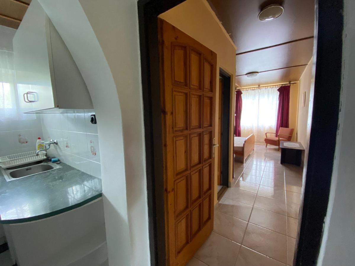 Апартаменты Toereki 34 Vendeghaz Шиофок Экстерьер фото